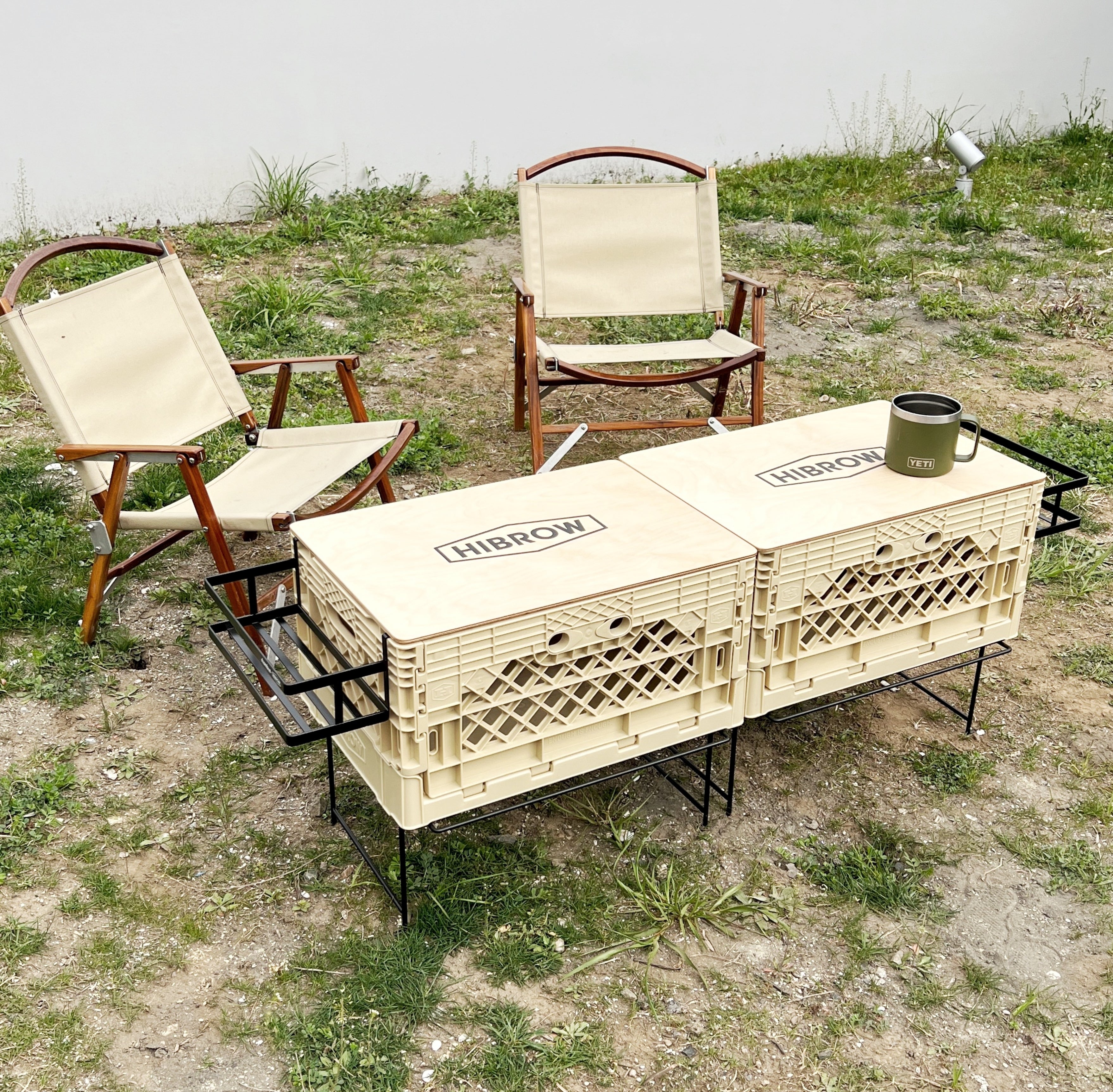 OUTDOOR TABLE (with RACK)